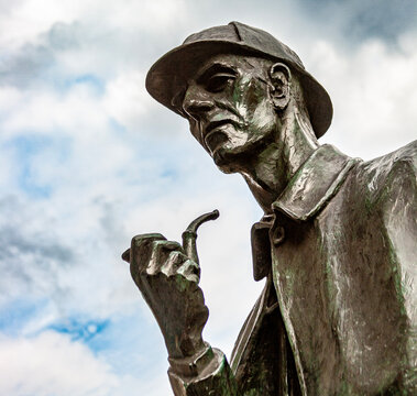 A statue of Sherlock Holmes by the sculptor John Doubleday stands near the supposed site of 221B Baker Street, the fictional detective's address in London