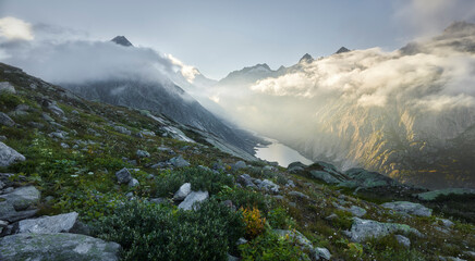 Fototapeta premium Grimselsee, Schreckhorn, Grimselpass, Berner Oberland, Schweiz