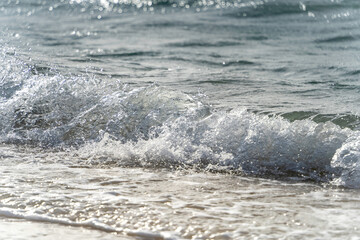 ビーチに打ち寄せる波