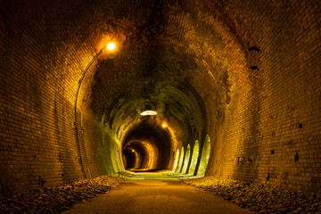 日本の風景　アプトの道　歴史あるトンネル