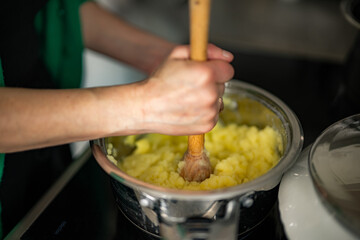 mash potatoe in the making