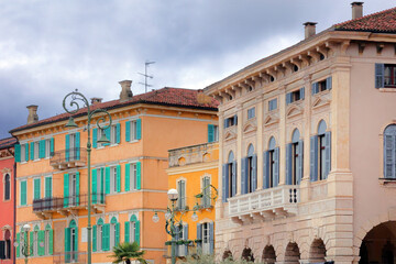 palazzi colorati d'epoca a verona, historical colorful buildings in verona italy	 - 757106934