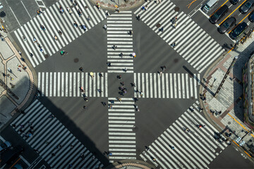 People crossing Ginza junction view from above, Chuo-ku, Tokyo, Japan