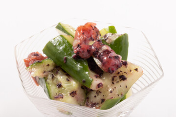 たたきキュウリの梅肉あえ