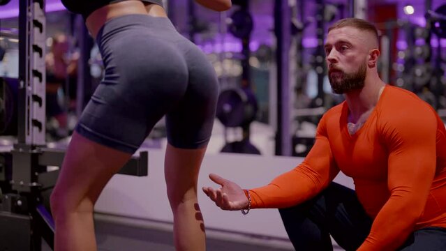During training, the coach pays attention to the correct breathing of the girl, which helps her to control the load and avoid overwork.