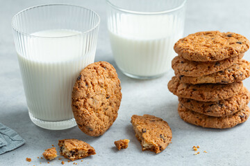 Oatmeal cookies with chocolate chips