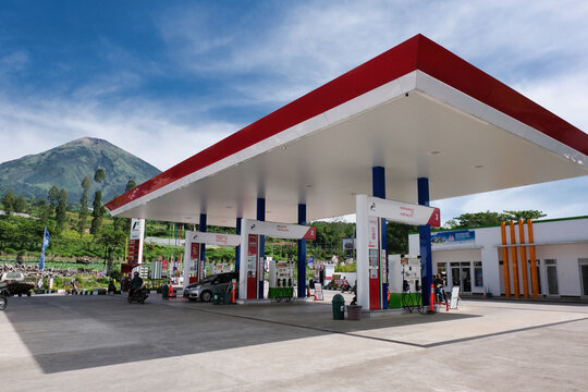 Beautiful gas station in Wonosobo with panoramic background of Sindoro mountain, 10 December 2023