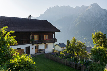 Fototapeta na wymiar Blick auf die Lienzer Dolomiten über das Pustertal, Bannberg, Osttirol, Tirol, Österreich