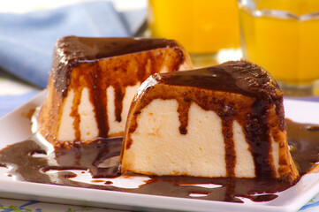 Pudim de Baunilha com Calda doce