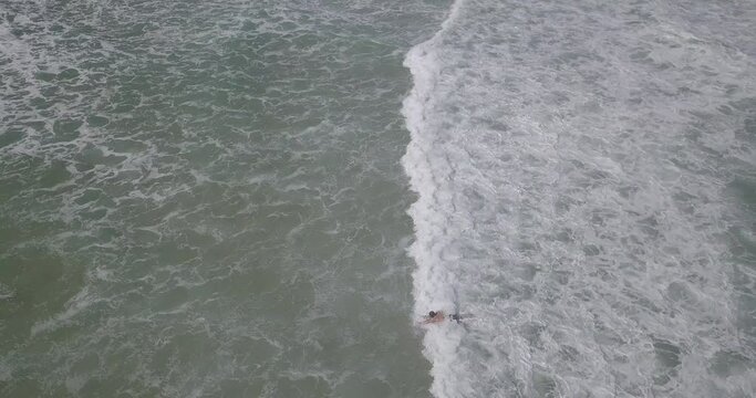 Surf Praia Mole Floripa Florianopolis Esporte Vida Radical Aqu&aacute;tico &Aacute;gua Mar Surfista Oceano Atl&acirc;ntico Prancha Galheta Ol&iacute;mpico Paisagem Tropical Ver&atilde;o Ilha Santa Catarina Areia Atividade Drone Mar