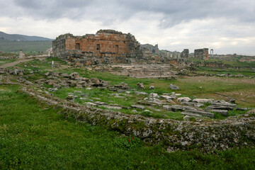 Fototapeta na wymiar Ruins of the ancient city of Hierapolis, Turkey
