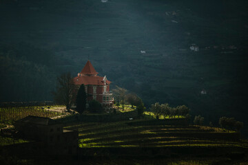 A view of the Douro Valley in thunderstormy weather. - obrazy, fototapety, plakaty