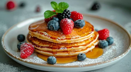 Schilderijen op glas Delicious Stack of Pancakes With Berries and Syrup © yganko