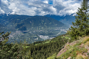 S&uuml;dtirol, Blick vom Knottenkino auf Meran und Umgebung