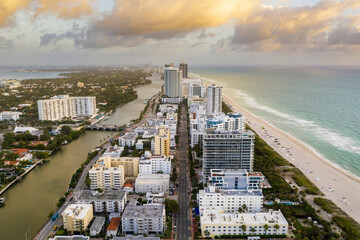 South Beach Shoreline: High Angle View from Ocean Drive to South Pointe Pier (4K Ultra HD)
