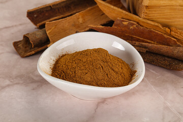 Natural Cinnamon powder with sticks