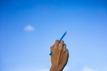 coloring the sky with coloring pencils