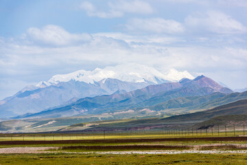 Fototapeta na wymiar Qinghai Goluo Animaqing Snow Mountain