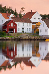 traditionelle Häuser, Svennvikbukta, Spangereid, Vest Agder, Norwegen