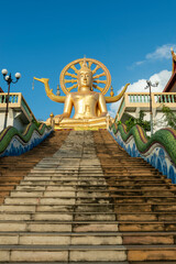 Goldene Big Buddha Statue im Wat Phra Yai Tempel, Koh Samui, Thailand