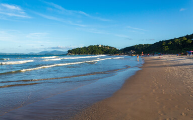 praia das Bananeiras ao fundo a praia do Defunto e a praia das Cordas cidade de Governador Celso Ramos Santa Catarina Brasil 