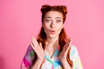 Portrait of astonished funny woman with foxy hairstyle wear print shirt staring at impressive sale...