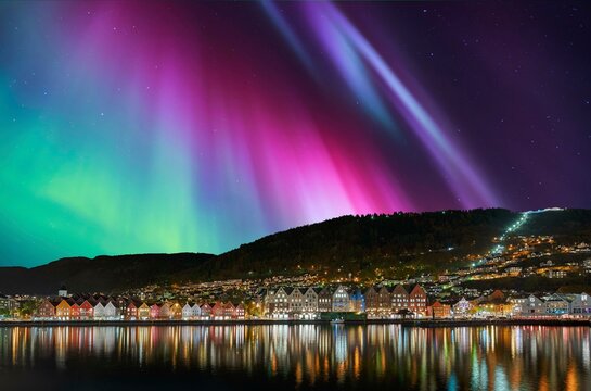 B Bryggen Northern LightsBergen City Norway