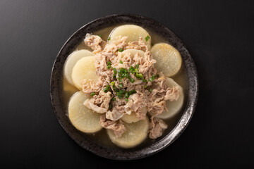 豚バラ大根　（出汁煮込み）