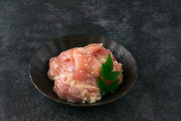鶏むね肉　塩麹漬け　Chicken breast marinated in salt and koji