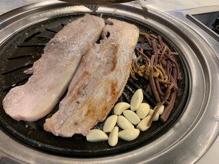 삼겹살 숯불 고기구이 돼지고기 식당 화로구이 숯 바베큐 돼지갈비 양념갈비