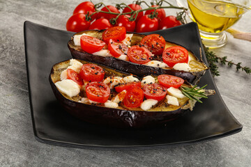 Baked eggplant with cheese and tomato