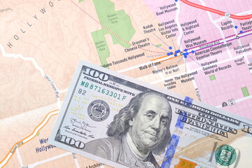 ベンジャミン・フランクリンが描かれたアメリカ合衆国ドル（US＄）の100ドル紙幣
