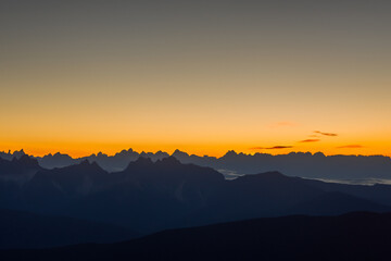 Obraz premium Sunset at mountain background