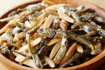 アーモンドフィッシュ