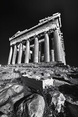 Obraz premium Greek Temple at Night A Timeless Architectural Marvel Generative AI
