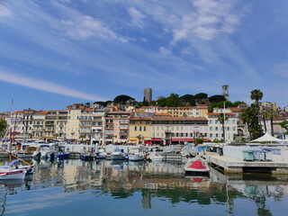 Fototapeta premium Façades colorés et port en Côte d'Azur