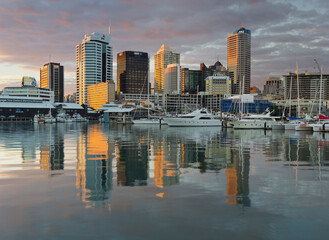 Obraz premium Skyline Auckland, Jacht, Wynyard Crossing, Viaduct Basin, Hafen, Nordinsel, Neuseeland