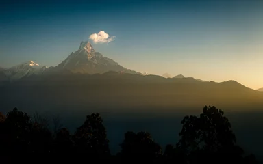 Cercles muraux Annapurna Landscape view of Mount Machhapuchre range in Nepal. 
