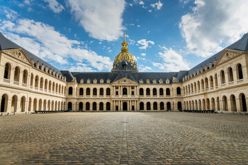 Naklejka premium Court of honor of the Hotel des Invalides, famous monument in Paris, France