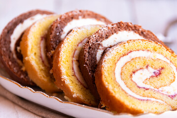 Swiss roll with cream, homemde dessert