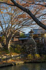 日本　滋賀県近江八幡市にある八幡堀沿いの町並みと白雲橋