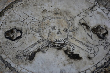 Il Campo Santo, detto anche Campo Santo Vecchio, è un cimitero storico monumentale di Pisa