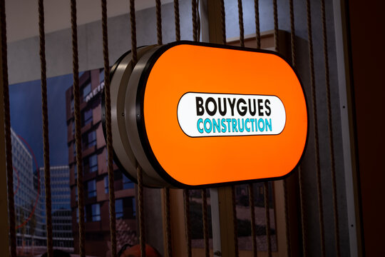 Le nom et le logo de la soci&eacute;t&eacute; bouygues construction 