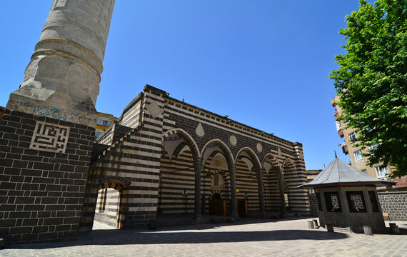 Diyarbakir, Turkey. June 8, 2019. Parli Safa Mosque.
