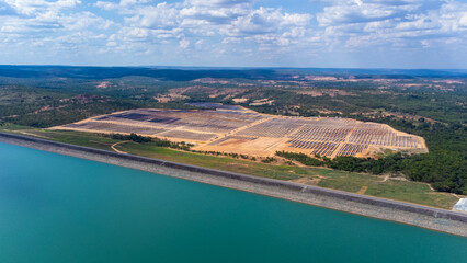 Parte da Usina Hidrel&eacute;trica da Cemig, na cidade de Tr&ecirc;s Marias, MG, Brasil e represa da mesma hidrel&eacute;trica