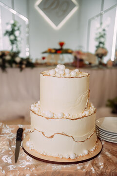 The image features a cake with a knife 6283.