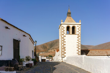 Glockenturm der Kathedrale Santa María de Betancuria in Betancuria auf der Insel Fuerteventua, Kanarische Inseln
