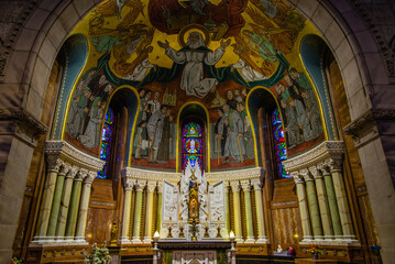 Fototapeta na wymiar Sainte anne beaupré, Canada - April 14 2018: Interior of Basilica sainte anne beaupré in Quebec