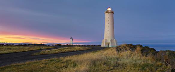 alter und neuer Leuchtturm von Akranes, Westisland, Island