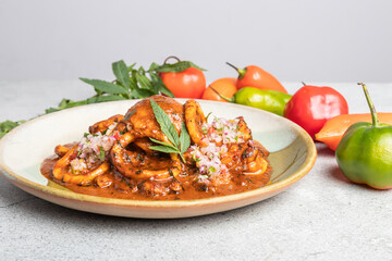 Anticucho de pollo y mariscos